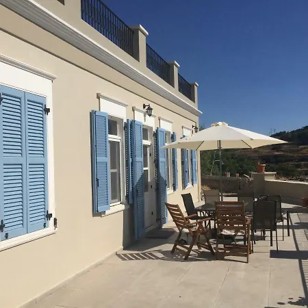 συροσ κυκλαδεσ χρουσσα πολυτελησ οικια με βεραντα αυλη κηπο * Chrousa